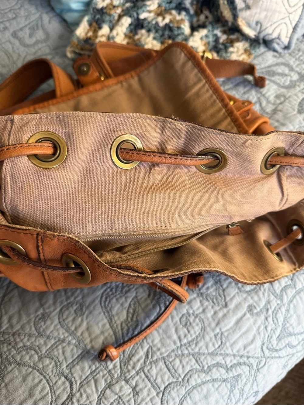 PREOWNED Vintage Fossil Classic Tan Leather Backpack Medium Size